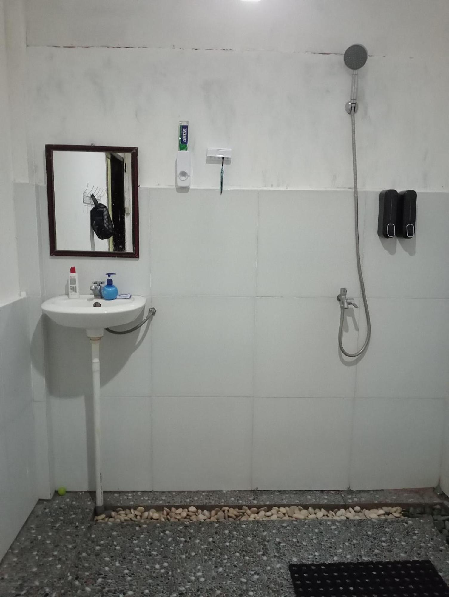 The Daun Puntik Homestay Pemenang Exterior foto